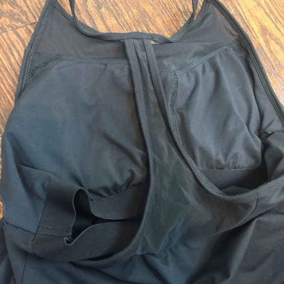 FABLETICS Black Halter T Strap Ruched Yoga Tank MEDIUM Shelf Bra Stretch - Picture 7 of 7